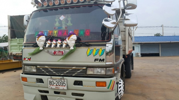 ขายด่วนสิบล้อดั้มสามมิตร3H. 195แรง ปี38ไฟฟ้า หัวสีเดิม เครื่องเกียร์เดิม สภาพสวยพร้อมใช้