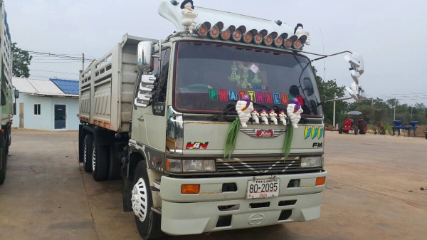 ขายด่วนสิบล้อดั้มสามมิตร3H. 195แรง ปี38ไฟฟ้า หัวสีเดิม เครื่องเกียร์เดิม สภาพสวยพร้อมใช้