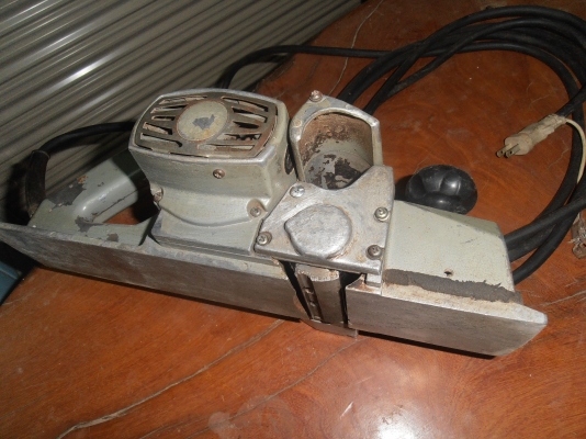 กบไฟฟ้ามากาต้า รุ่น 1600 ขนาด 3 นิ้ว