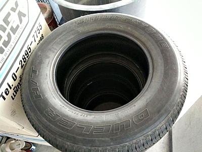 ขายยาง Bridgestone 4 เส้น 265/65/17 ยางปี 2012  ขาย 1500 บาท ยางดอกสวย พร้อมใช้งาน
