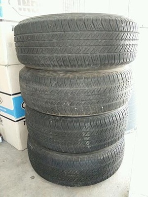 ขายยาง Bridgestone 4 เส้น 265/65/17 ยางปี 2012  ขาย 1500 บาท ยางดอกสวย พร้อมใช้งาน