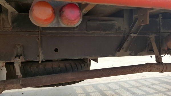 ขาย 6 ล้อ ISUZU ยาง 900 กระบะยาว 7.20 เมตร มีหางพับไฮดรอริค เครื่อง 6BD1 165 แรงม้า คัสซีสวยตลอดเส้น เบรคทิฟฟี่ พวงมาลัยพาวเวอร์ ทะเบียนพร้อมโอนครับ