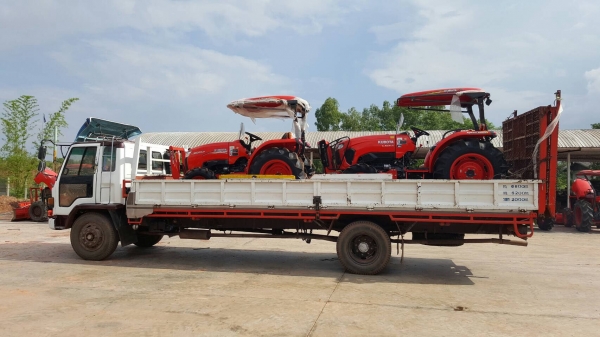 ขาย 6 ล้อ ISUZU ยาง 900 กระบะยาว 7.20 เมตร มีหางพับไฮดรอริค เครื่อง 6BD1 165 แรงม้า คัสซีสวยตลอดเส้น เบรคทิฟฟี่ พวงมาลัยพาวเวอร์ ทะเบียนพร้อมโอนครับ