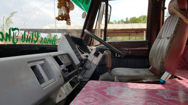 ขาย 6 ล้อ ISUZU ยาง 900 กระบะยาว 7.20 เมตร มีหางพับไฮดรอริค เครื่อง 6BD1 165 แรงม้า คัสซีสวยตลอดเส้น เบรคทิฟฟี่ พวงมาลัยพาวเวอร์ ทะเบียนพร้อมโอนครับ