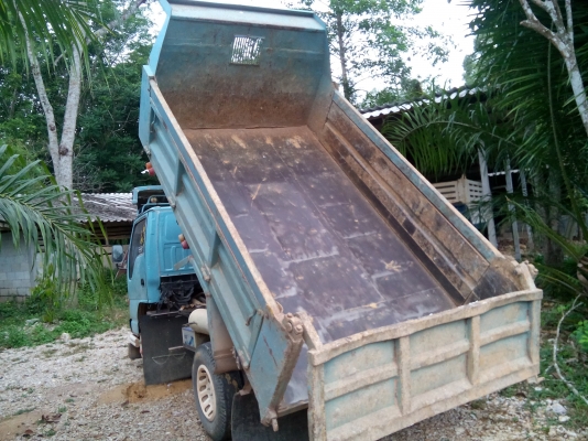 ปิดการขายคับ ขอบคุณพี่พัฒน์ วัสดุก่อสร้าง จ.สตูล 6 ล้อดั้มอีซูสุ NKR 88แรงม้า      พร้อมใช้งาน  เล่มติดมือ....