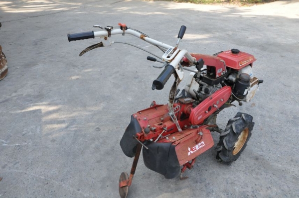 ขายรถพรวนดินMITSUBISHI G710Lสาดดิน ยกร่อง แรงดี เบนซิล สภาพสวยเดิมจากญี่ปุ่น มีเกียร์ 16,500เท่านั้น ขายรถพรวนดินMITSUBISHI G710Lสาดดิน ยกร่อง แรงดี เบนซิล สภาพสวยเดิมจากญี่ปุ่น มีเกียร์ 16,500เท่านั้น