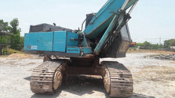 ขายรถแบคโฮ KOMATSU 200-2 มีแอร์ มีลายหัวกระแทก สภาพสวย สนใจโทร 081-970-1072 ขายรถแบคโฮ KOMATSU 200-2 มีแอร์ มีลายหัวกระแทก สภาพสวย สนใจโทร 081-970-1072