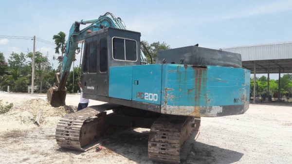 ขายรถแบคโฮ KOMATSU 200-2 มีแอร์ มีลายหัวกระแทก สภาพสวย สนใจโทร 081-970-1072 ขายรถแบคโฮ KOMATSU 200-2 มีแอร์ มีลายหัวกระแทก สภาพสวย สนใจโทร 081-970-1072
