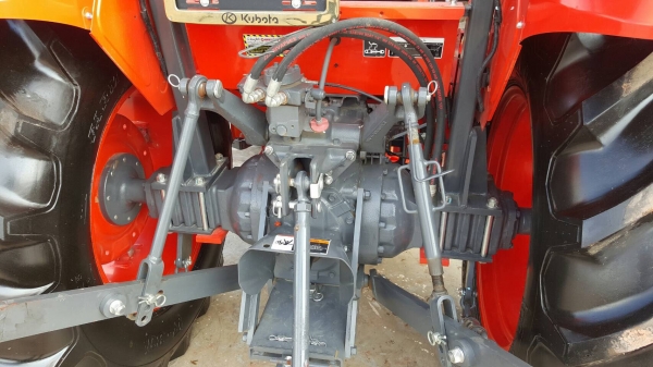 ขาย รถไถ KUBOTA M6040SU ปี 58 รถสภาพเหมือนใหม่ใช้งานแค่ 21 ชม. อุปกรณ์มีผานดันหน้า และผาน 3