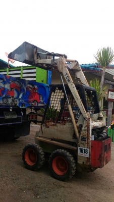 รถบ็อบแคต