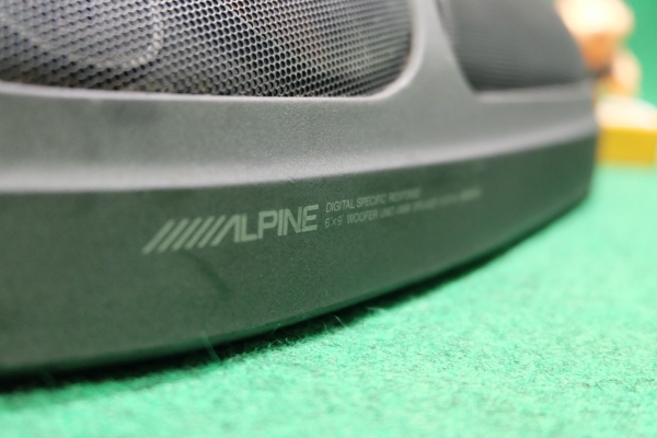 ลำโพงกล่อง Alpine รุ่น 6981S ลำโพง 4 ทาง 6x9" รุ่นเก่า เสียงดี มีไฟ Backlight ลำโพงกล่อง Alpine รุ่น 6981S ลำโพง 4 ทาง 6x9" รุ่นเก่า เสียงดี มีไฟ Backlight