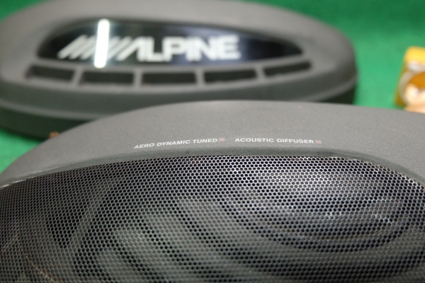 ลำโพงกล่อง Alpine รุ่น 6981S ลำโพง 4 ทาง 6x9" รุ่นเก่า เสียงดี มีไฟ Backlight