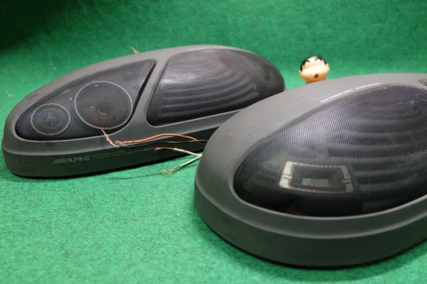 ลำโพงกล่อง Alpine รุ่น 6981S ลำโพง 4 ทาง 6x9" รุ่นเก่า เสียงดี มีไฟ Backlight