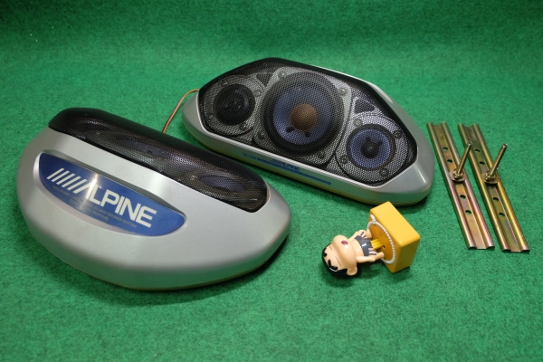 ลำโพงกล่อง Alpine รุ่น SBE-1330S Aero Dynamic Tuned Bassreflex 3 way ลำโพง 3 ทาง