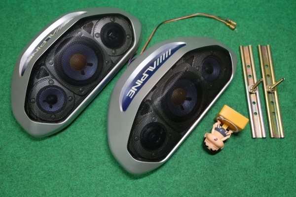 ลำโพงกล่อง Alpine รุ่น SBE-1330S Aero Dynamic Tuned Bassreflex 3 way ลำโพง 3 ทาง