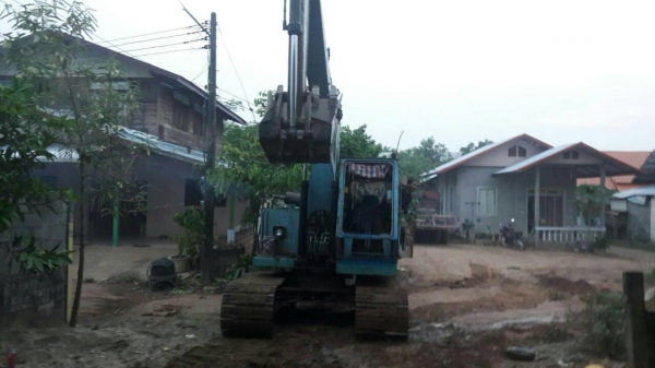 ขาย KOMATSU PC 100-2 สภาพสวยพร้อมใช้ ติดต่อ คุณ อ๊อฟ พิจิตร 086-737-9991