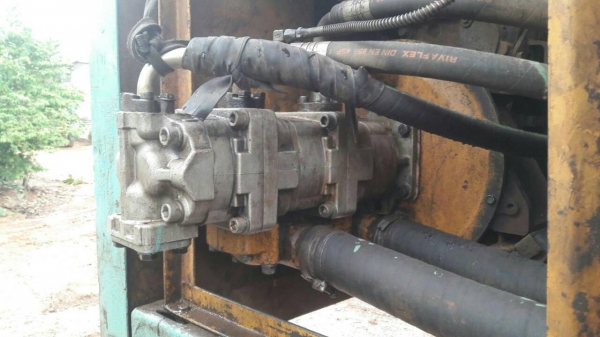 ขาย KOMATSU PC 100-2 สภาพสวยพร้อมใช้ ติดต่อ คุณ อ๊อฟ พิจิตร 086-737-9991