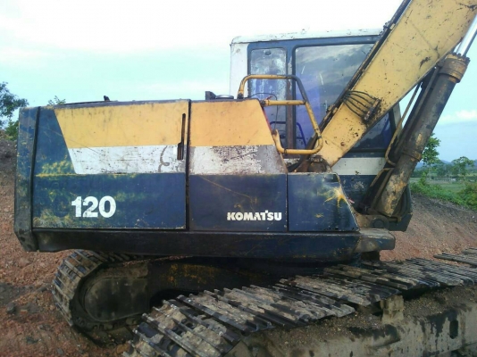 ขาย KOMATSU PC 120-5 สภาพสวยพร้อมใช้ ติดต่อ คุณ อ๊อฟ พิจิตร 086-737-9991