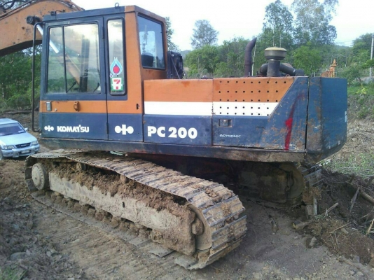 ขาย KOMATSU PC 200-3 สภาพสวยพร้อมใช้ ติดต่อ คุณ อ๊อฟ พิจิตร 086-737-9991 ขาย KOMATSU PC 200-3 สภาพสวยพร้อมใช้ ติดต่อ คุณ อ๊อฟ พิจิตร 086-737-9991