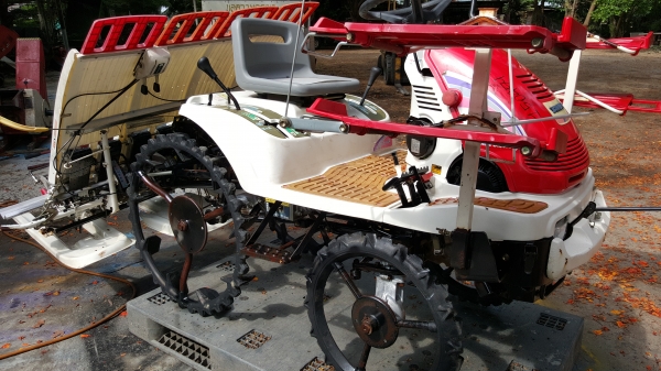 รถดำนา 4 แถว ยันมาร์ ถูกๆๆๆ