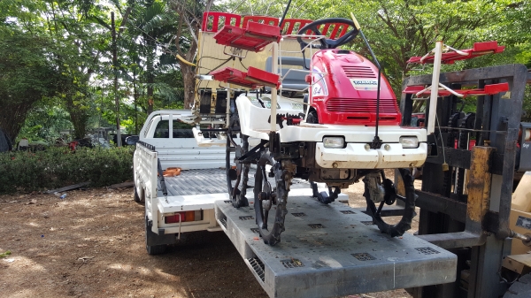 รถดำนา 4 แถว ยันมาร์ ถูกๆๆๆ