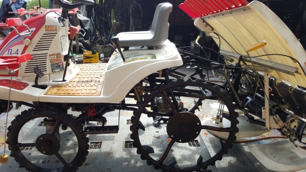 รถดำนา 4 แถว ยันมาร์ ถูกๆๆๆ