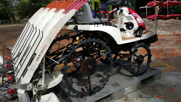 รถดำนา 4 แถว ยันมาร์ ถูกๆๆๆ