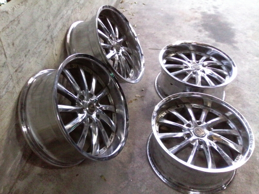 ขอบ20นิ้ว6รู สวยๆ 4 ล้อ ราคา 9900 บาท