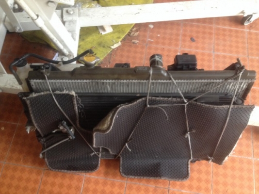 หม้อน้ำพัดลมเเผงเเอร์ครบชุด TOYOTA ESTIMA ACR30 เก่าญี่ปุ่นเเท้สภาพสวย