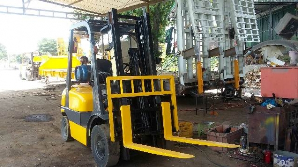 โฟล์คลิฟต์ TCM 2.5 ตัน เครื่องนิสสัน ใช้ได้ 2 ระบบ สภาพดี ใช้งานได้ทันที โฟล์คลิฟต์ TCM 2.5 ตัน เครื่องนิสสัน ใช้ได้ 2 ระบบ สภาพดี ใช้งานได้ทันที