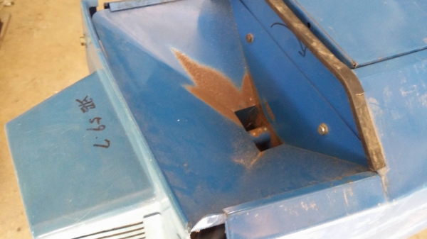 เครื่องคัดเมล็ดพันธุ์ข้าว ISEKI รุ่น LG150 ใช้ไฟ 100 โวลท์ ใช้งานง่าย สามรถคัดเมล็ดข้าวเปลือกที่เม็ดลีบออกจากเมล็ดดี