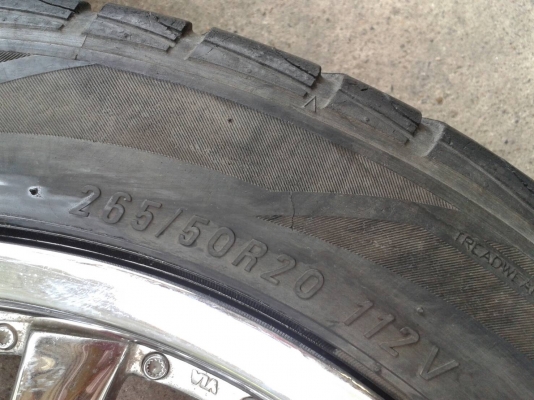 ขอบ20นิ้ว6รู สวยๆ พร้อมยาง สวยๆ 4 ล้อ ราคา 9900 บาท