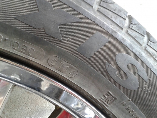 ขอบ20นิ้ว6รู พร้อมยาง สวยๆ 4 ล้อ ราคา 9900 บาท