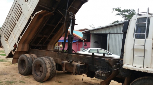 ISUZU ROCKY FVZ12MY ปี33 เครื่อง175แรง 6BG1 ดั้ม2เพลา ถอดเพลาหนึ่งครับ ISUZU ROCKY FVZ12MY ปี33 เครื่อง175แรง 6BG1 ดั้ม2เพลา ถอดเพลาหนึ่งครับ