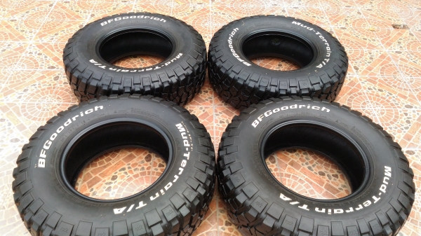 ขายยางลุยๆ BF KM2  265/75/16 ปี 14