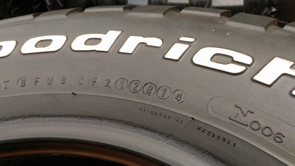 ขายยางลุยๆ BF KM2  265/75/16 ปี 14