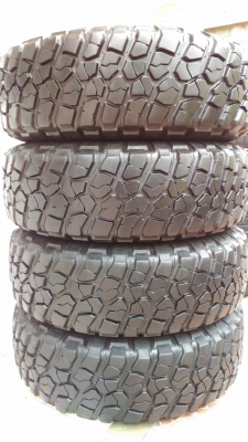 ขายยางลุยๆ BF KM2  265/75/16 ปี 14