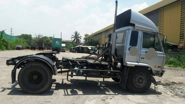 ขายหัวลากนิสสัน6ล้อ