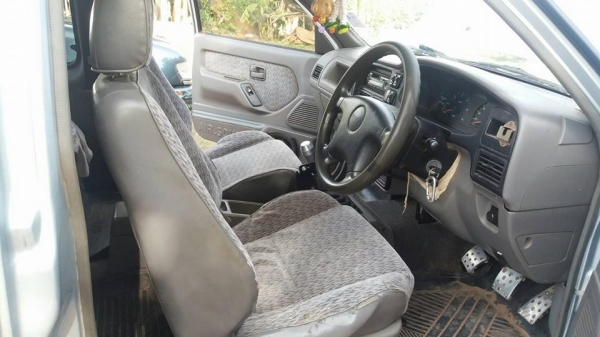 ขายรถกระบะ ดราก้อนปี40 รถสวยสภาพพร้อมใช้งาน เอกสารพร้อมโอน สนใจโทร 090-8588220คุณนะ 093-3258446คุณบิว หรือเข้าดูสินค้าอื่นๆได้ที่ www.narong2truck.com หรือ www.truck.in.th/498 หรือเพจFacebook ณรงค์ ซื้อขายรถมือสอง (เว็บไซต์ส่วนตัว) หรือFacebook คุณนะ รถบร