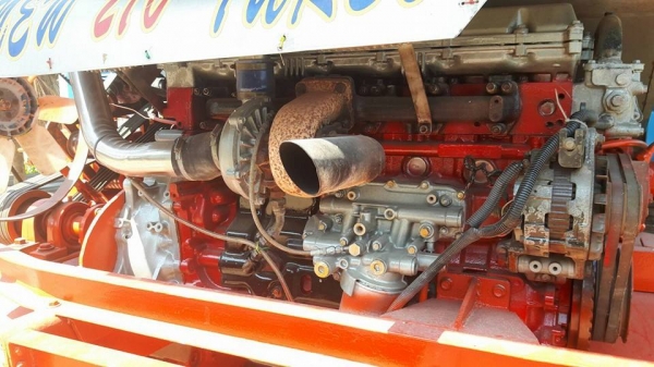 ขายรถเกี่ยวข้าว ปานเจริญ อุ้ม2.5ตัน เครื่องJO8C ตัวเดิน12 ปั้ม23ไดกิ้น สภาพพร้อมใช้งาน สนใจโทร 090-8588220คุณนะ 093-3258446คุณบิว หรือเข้าดูสินค้าอื่นๆได้ที่ www.narong2truck.com หรือ www.truck.in.th/498 หรือเพจFacebook ณรงค์ ซื้อขายรถมือสอง (เว็บไซต์ส่วน