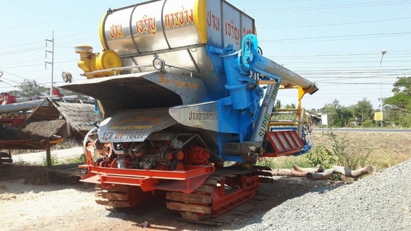 ขายรถเกี่ยวข้าว ปานเจริญ อุ้ม2.5ตัน เครื่องJO8C ตัวเดิน12 ปั้ม23ไดกิ้น สภาพพร้อมใช้งาน สนใจโทร 090-8588220คุณนะ 093-3258446คุณบิว หรือเข้าดูสินค้าอื่นๆได้ที่ www.narong2truck.com หรือ www.truck.in.th/498 หรือเพจFacebook ณรงค์ ซื้อขายรถมือสอง (เว็บไซต์ส่วน