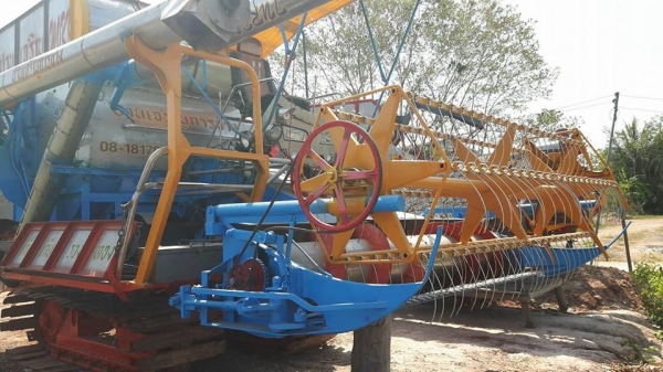 ขายรถเกี่ยวข้าว ปานเจริญ อุ้ม2.5ตัน เครื่องJO8C ตัวเดิน12 ปั้ม23ไดกิ้น สภาพพร้อมใช้งาน สนใจโทร 090-8588220คุณนะ 093-3258446คุณบิว หรือเข้าดูสินค้าอื่นๆได้ที่ www.narong2truck.com หรือ www.truck.in.th/498 หรือเพจFacebook ณรงค์ ซื้อขายรถมือสอง (เว็บไซต์ส่วน