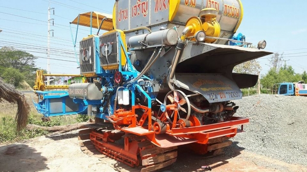 ขายรถเกี่ยวข้าว ปานเจริญ อุ้ม2.5ตัน เครื่องJO8C ตัวเดิน12 ปั้ม23ไดกิ้น สภาพพร้อมใช้งาน สนใจโทร 090-8588220คุณนะ 093-3258446คุณบิว หรือเข้าดูสินค้าอื่นๆได้ที่ www.narong2truck.com หรือ www.truck.in.th/498 หรือเพจFacebook ณรงค์ ซื้อขายรถมือสอง (เว็บไซต์ส่วน