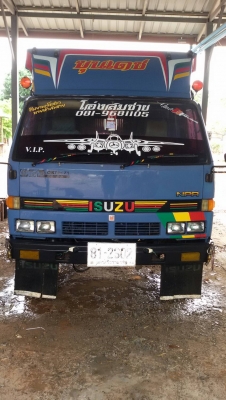 รถบรรทุก 6 ล้อ 125 ดั้ม