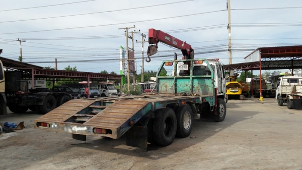 รถเทเลอร์ท้ายเป็ด 10 ล้อติดตั้งเครน 3 ตัน  ยี่ห้ออีซูซุ  ขนาด 175 แรงม้า  ติดเครน 3 ตัน