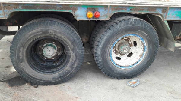 รถเทเลอร์ท้ายเป็ด 10 ล้อติดตั้งเครน 3 ตัน  ยี่ห้ออีซูซุ  ขนาด 175 แรงม้า  ติดเครน 3 ตัน