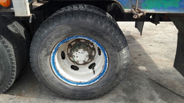 รถเทเลอร์ท้ายเป็ด 10 ล้อติดตั้งเครน 3 ตัน  ยี่ห้ออีซูซุ  ขนาด 175 แรงม้า  ติดเครน 3 ตัน