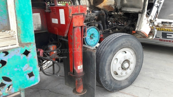 รถเทเลอร์ท้ายเป็ด 10 ล้อติดตั้งเครน 3 ตัน  ยี่ห้ออีซูซุ  ขนาด 175 แรงม้า  ติดเครน 3 ตัน