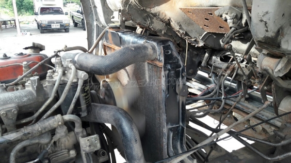 รถเทเลอร์ท้ายเป็ด 10 ล้อติดตั้งเครน 3 ตัน  ยี่ห้ออีซูซุ  ขนาด 175 แรงม้า  ติดเครน 3 ตัน