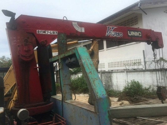 รถเทเลอร์ท้ายเป็ด 10 ล้อติดตั้งเครน 3 ตัน  ยี่ห้ออีซูซุ  ขนาด 175 แรงม้า  ติดเครน 3 ตัน